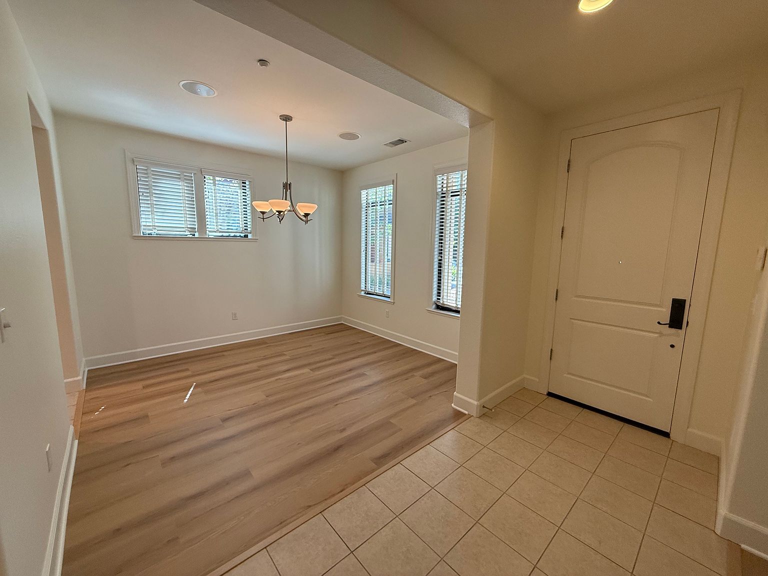 409 Spruce Ln photo 5