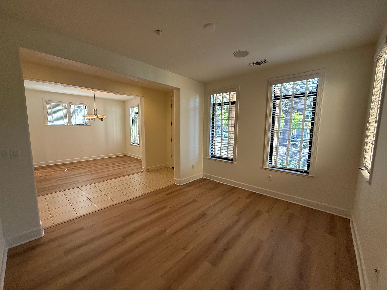 409 Spruce Ln photo 4