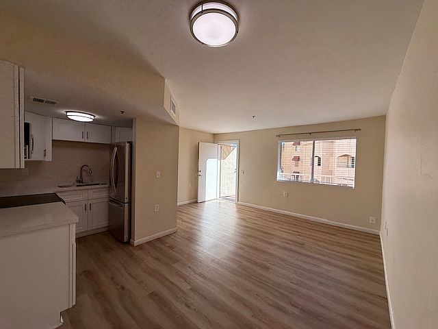 12221 W Bell Rd photo 4