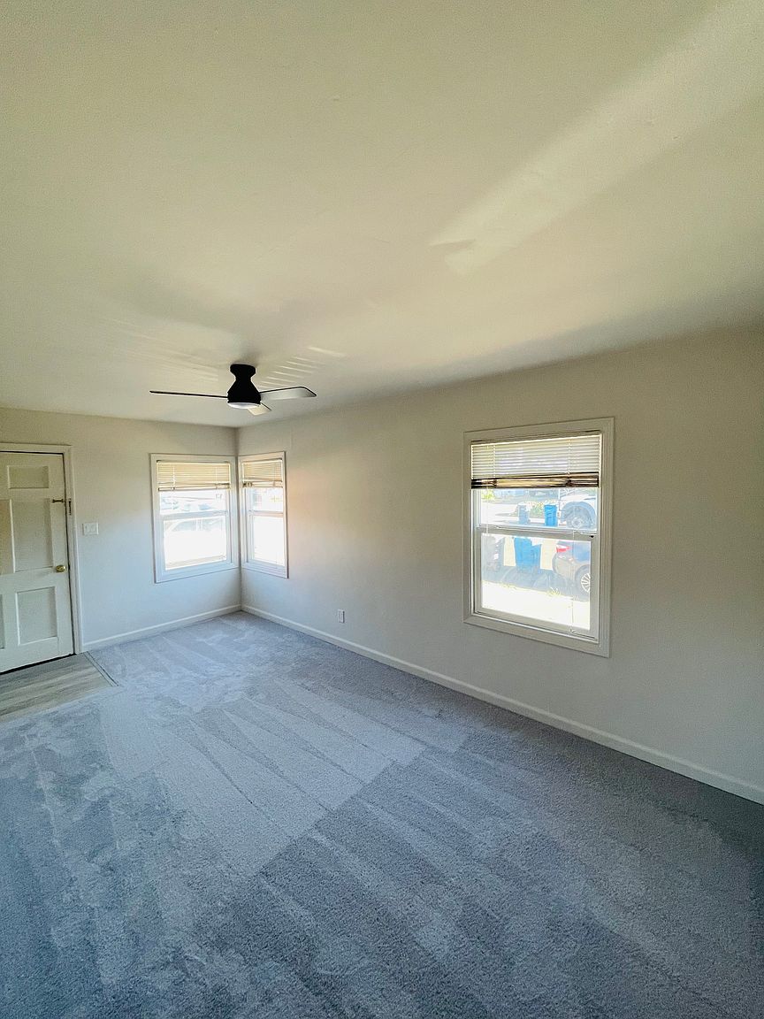 2942 Hayman Ave photo 3