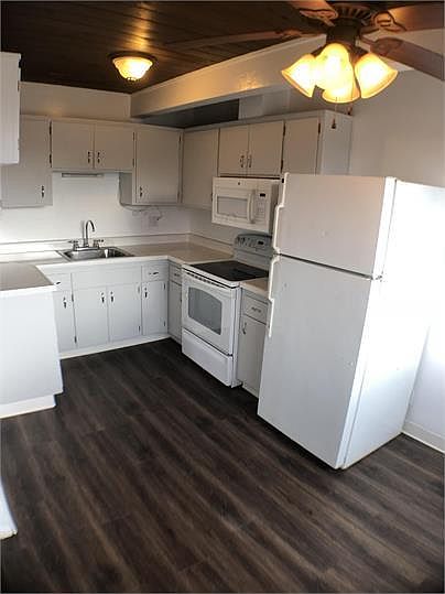2BR/1BA Apartment on Maher Ct · Vallejo photo 4