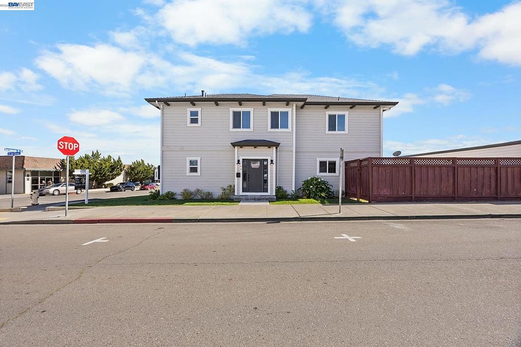 47 N 2nd St Rio Vista, CA 94571 photo 4