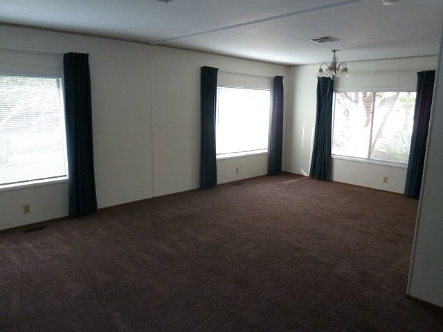 300 Plum St Space 68 photo 5