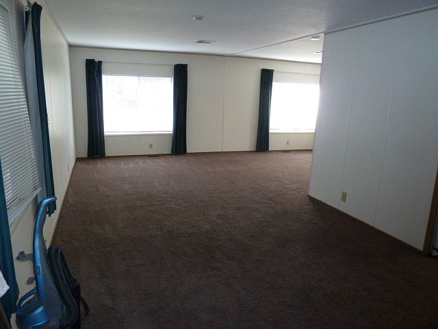 300 Plum St Space 68 photo 4