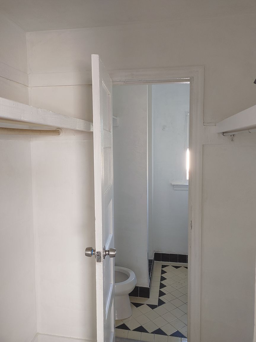 553 Wallace Ave photo 3