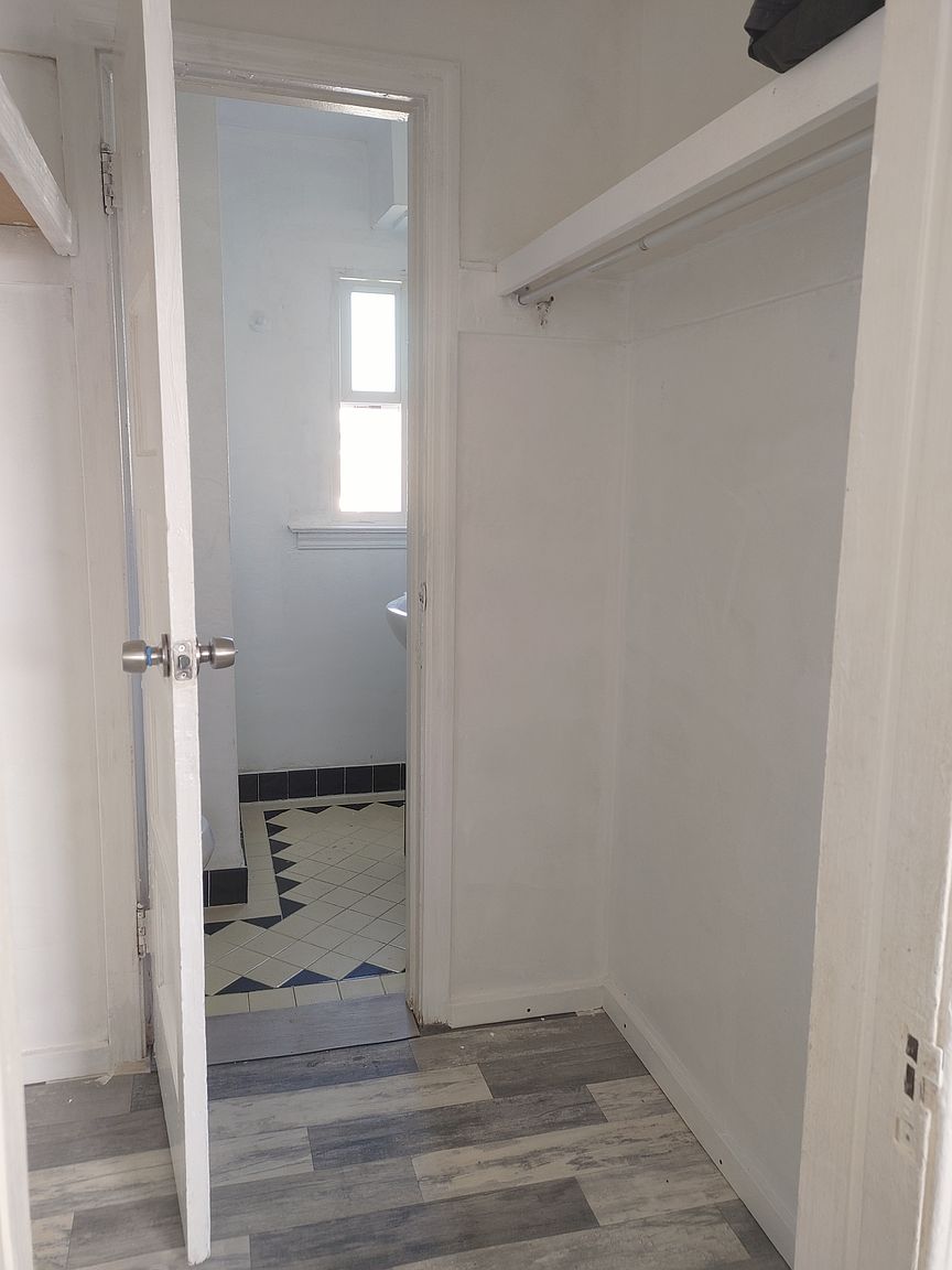553 Wallace Ave photo 4