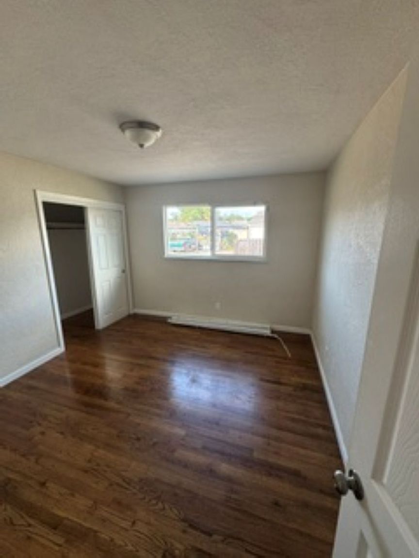 137 Calabasas Rd photo 5
