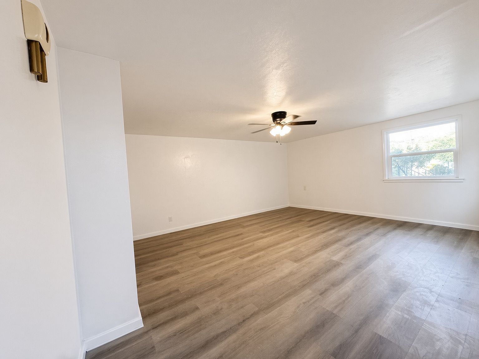 153 Edgemont Ave photo 4