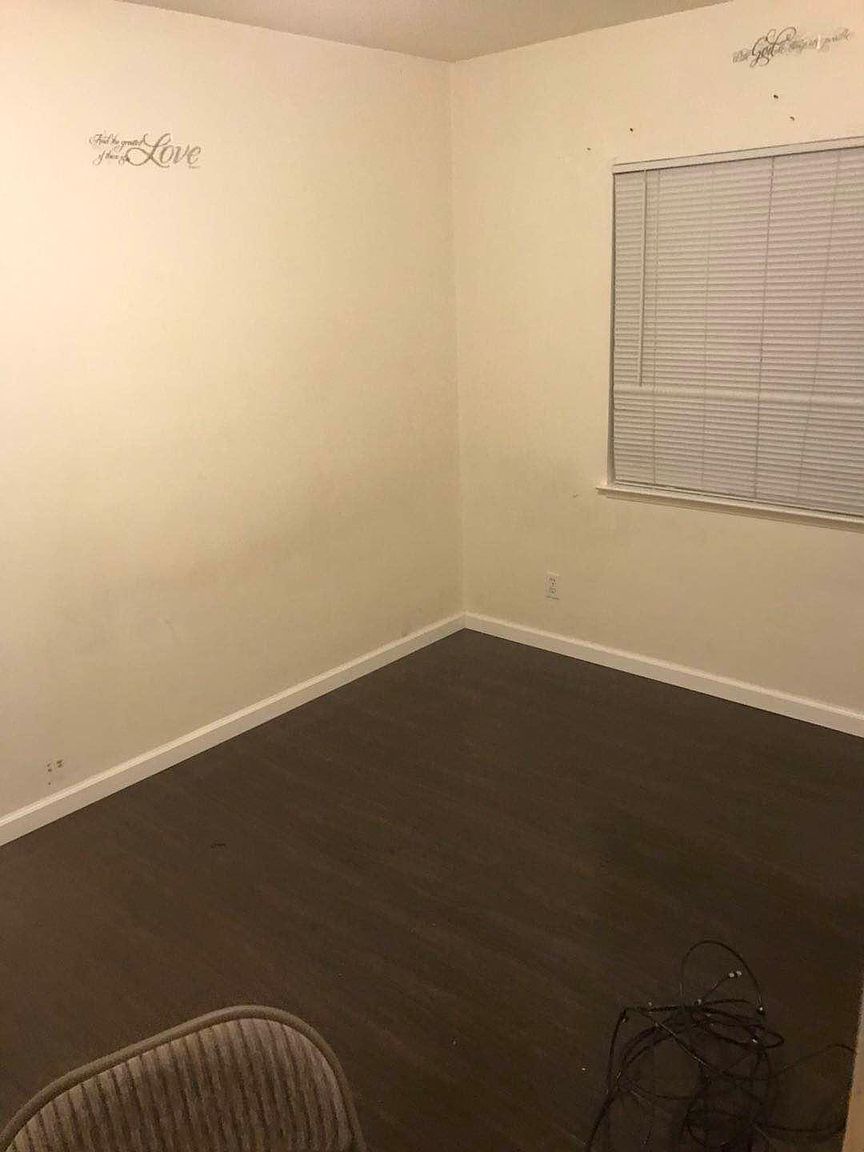 111 Mahogany Dr photo 2