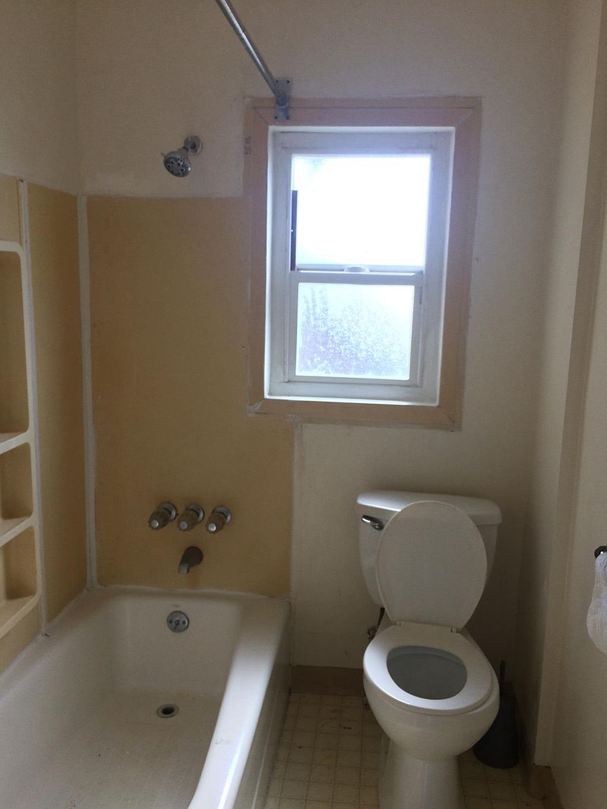 111 Mahogany Dr photo 4