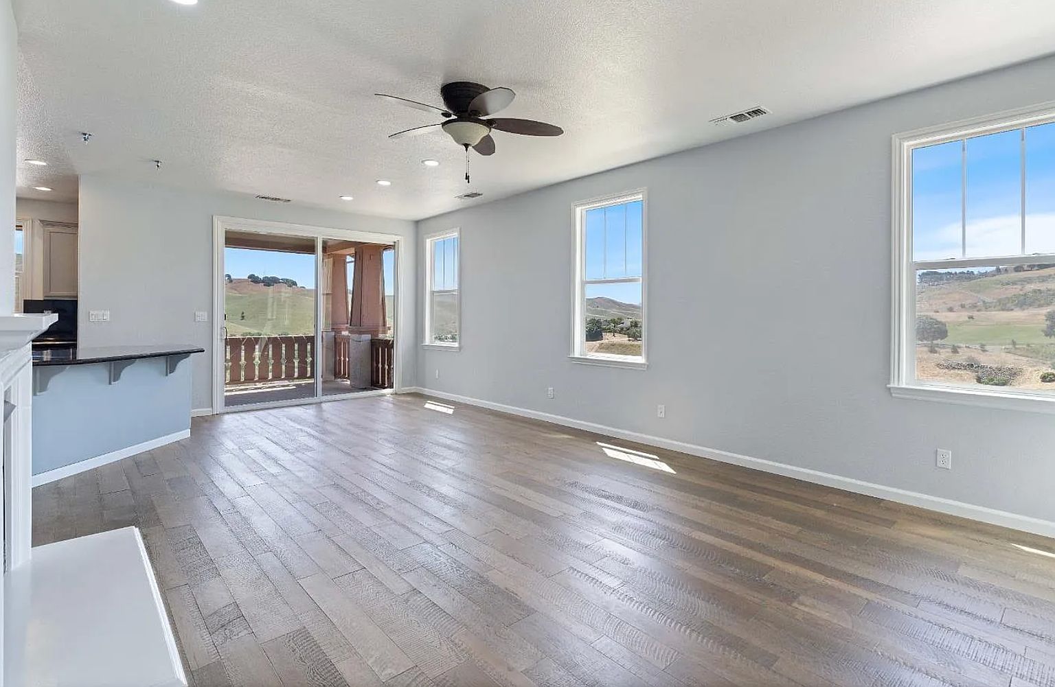 6638 Solitude Ct photo 3