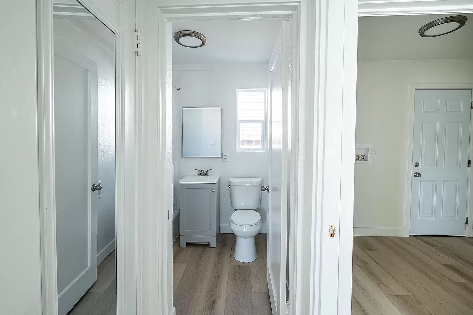 1308 Woolner Ave photo 5