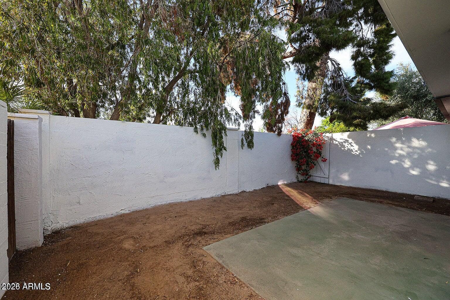 194 Laguna Dr E photo 5