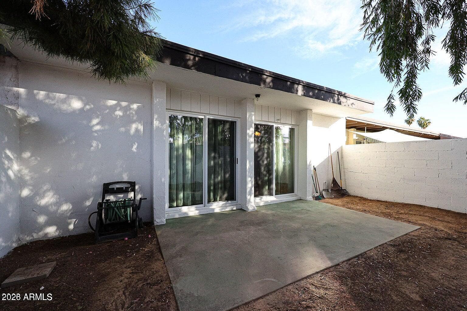 194 Laguna Dr E photo 4