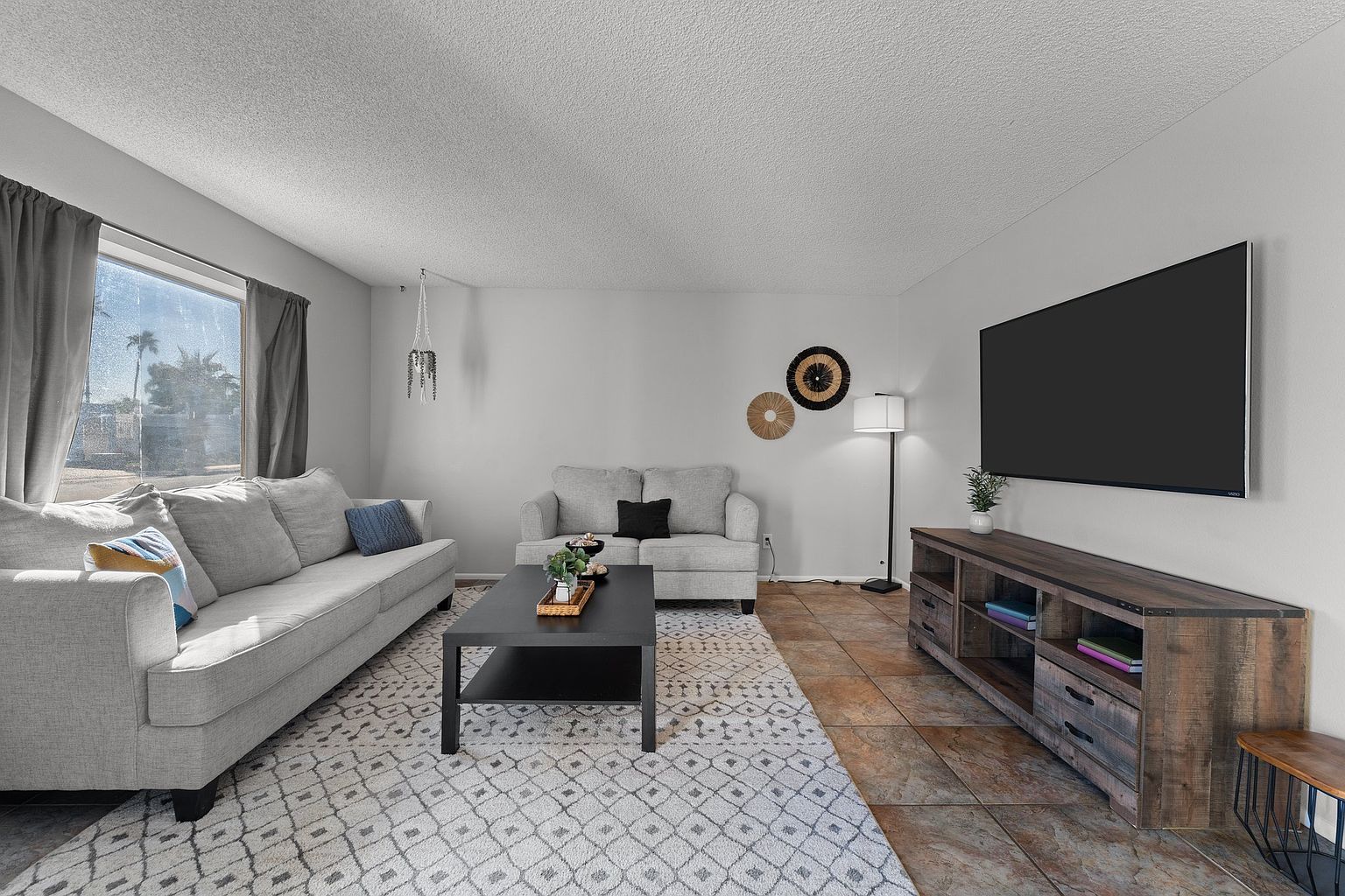 208 Bahia Ln E photo 2