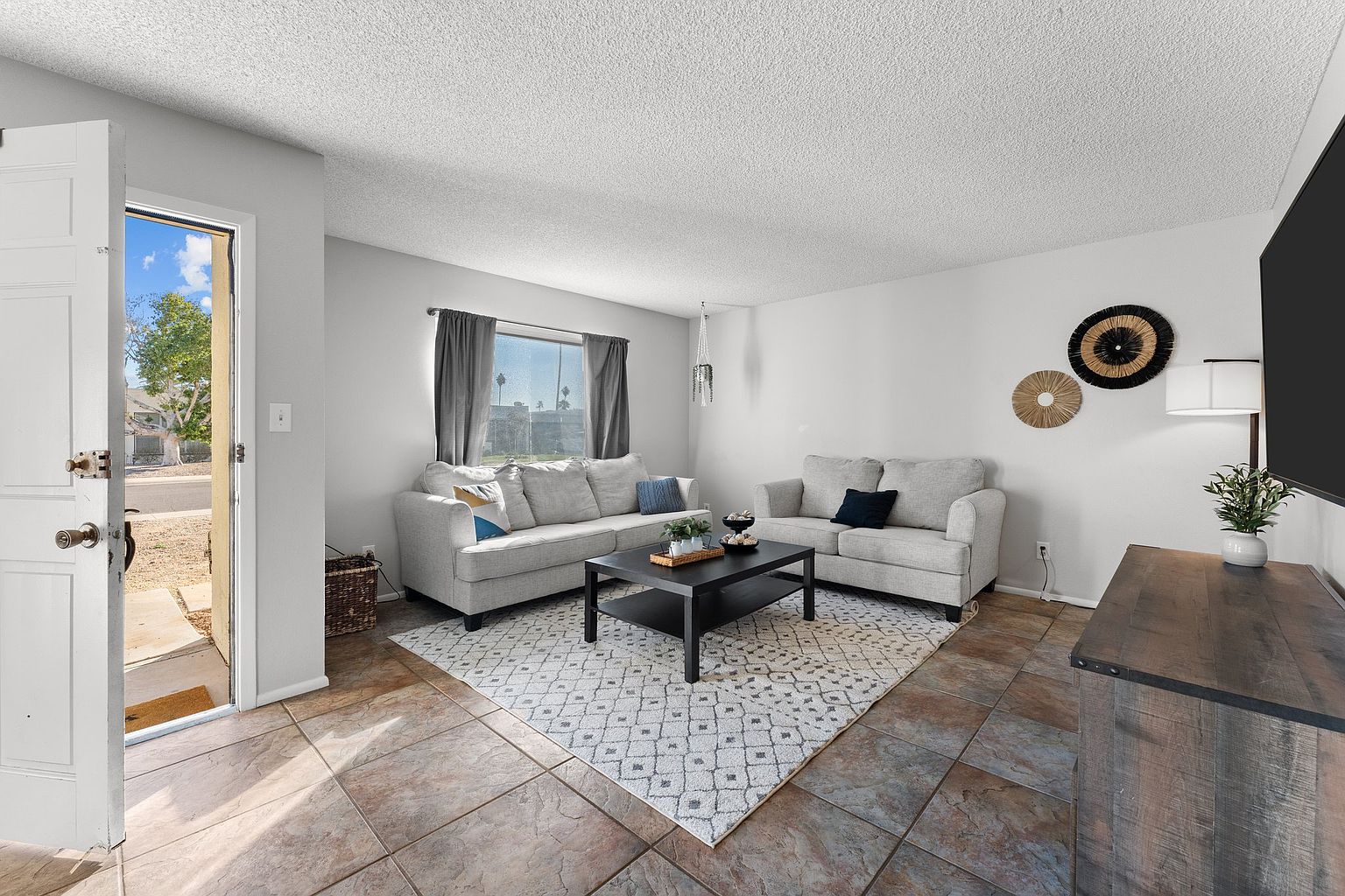 208 Bahia Ln E photo 4