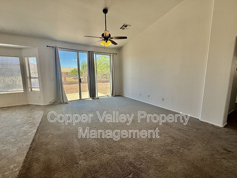 11525 W Palm Brook Dr Avondale, AZ 85392 photo 5