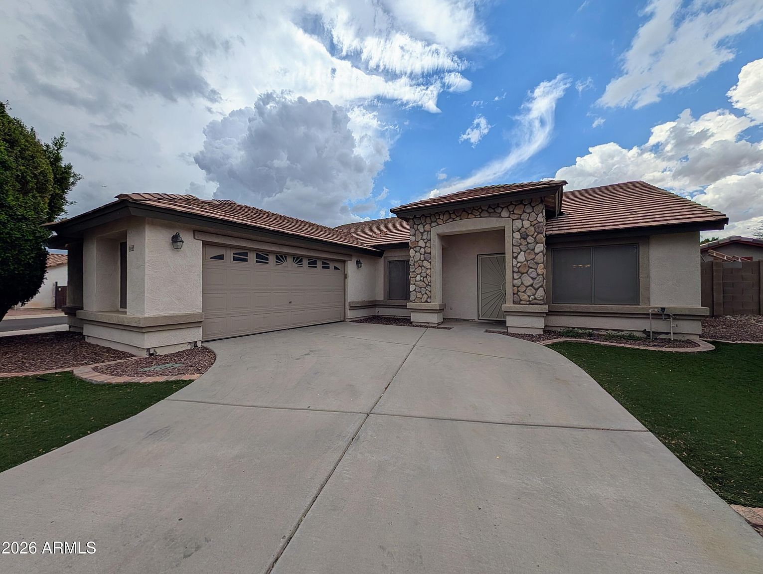 15748 W Paradise Ln