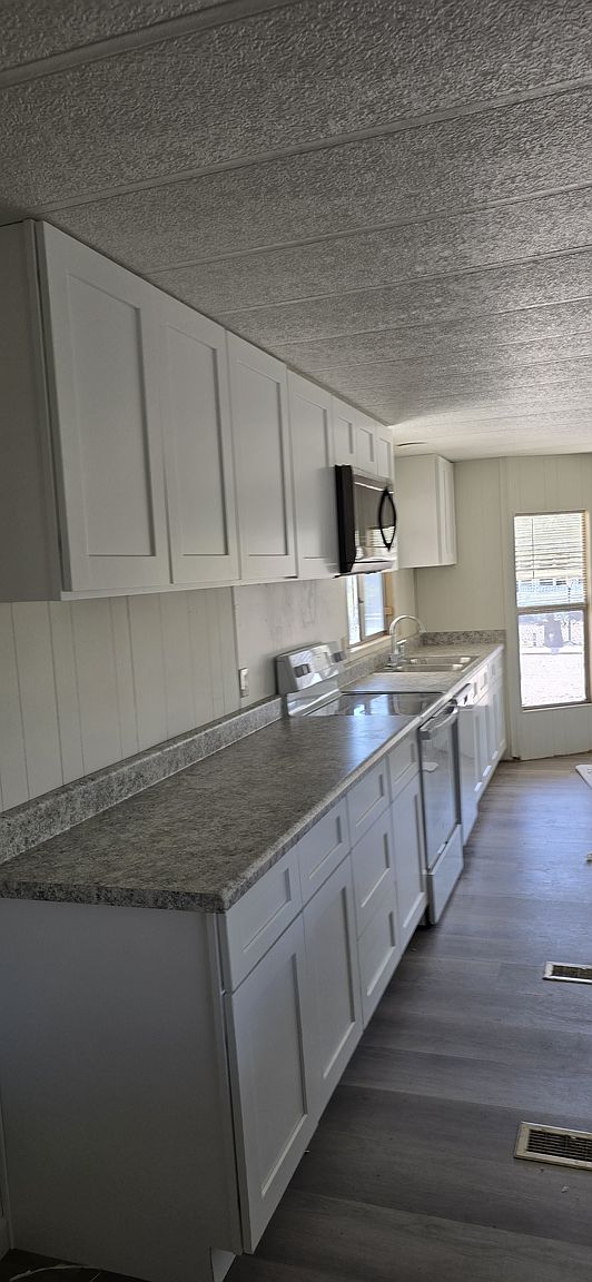 22320 W Scotty Ln photo 2