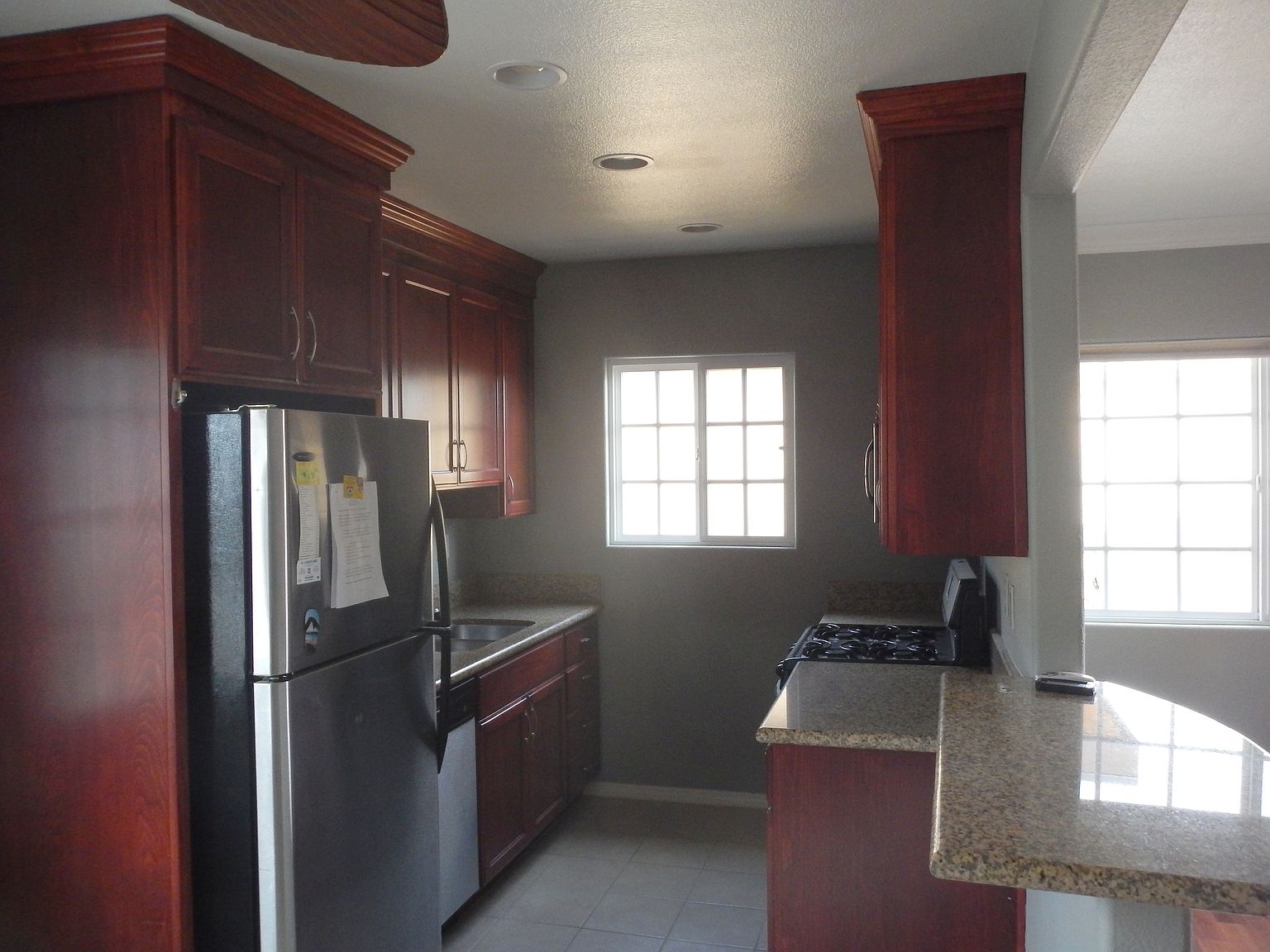 220 Evergreen Ave photo 4