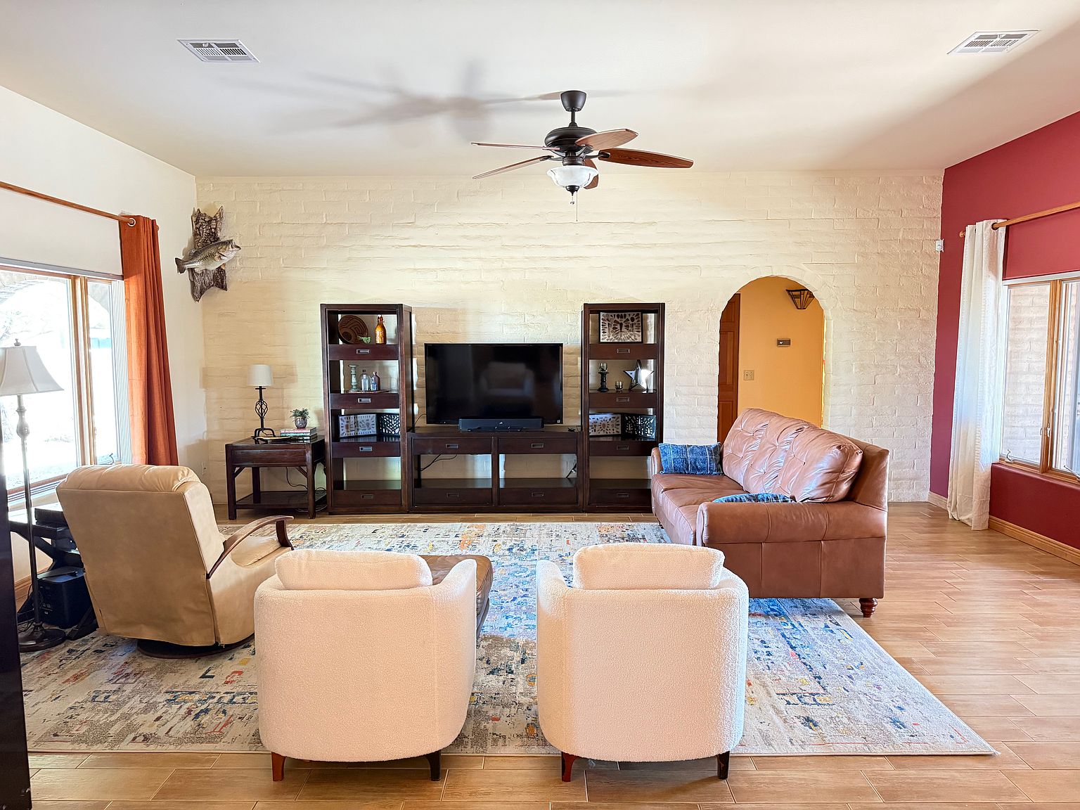 2105 W Gold Dust Ln photo 4