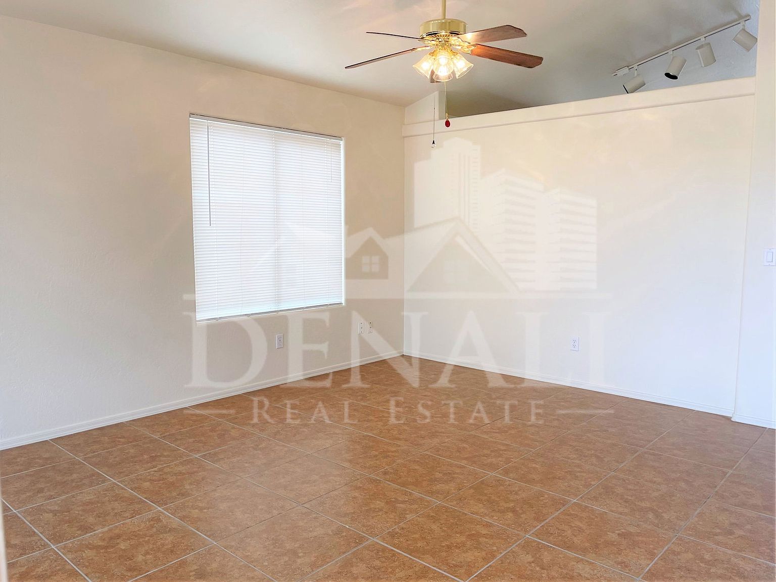 19636 N Coyote Lakes Pkwy Surprise, AZ 85378 photo 5