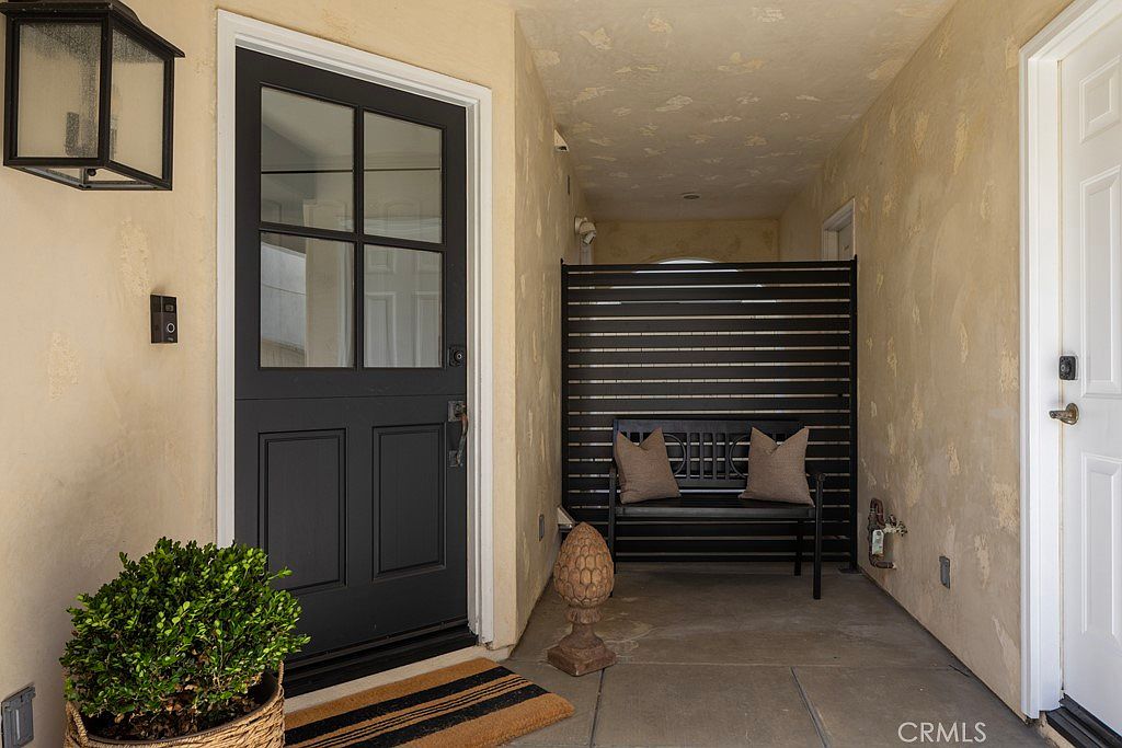 618 Iris Ave photo 2