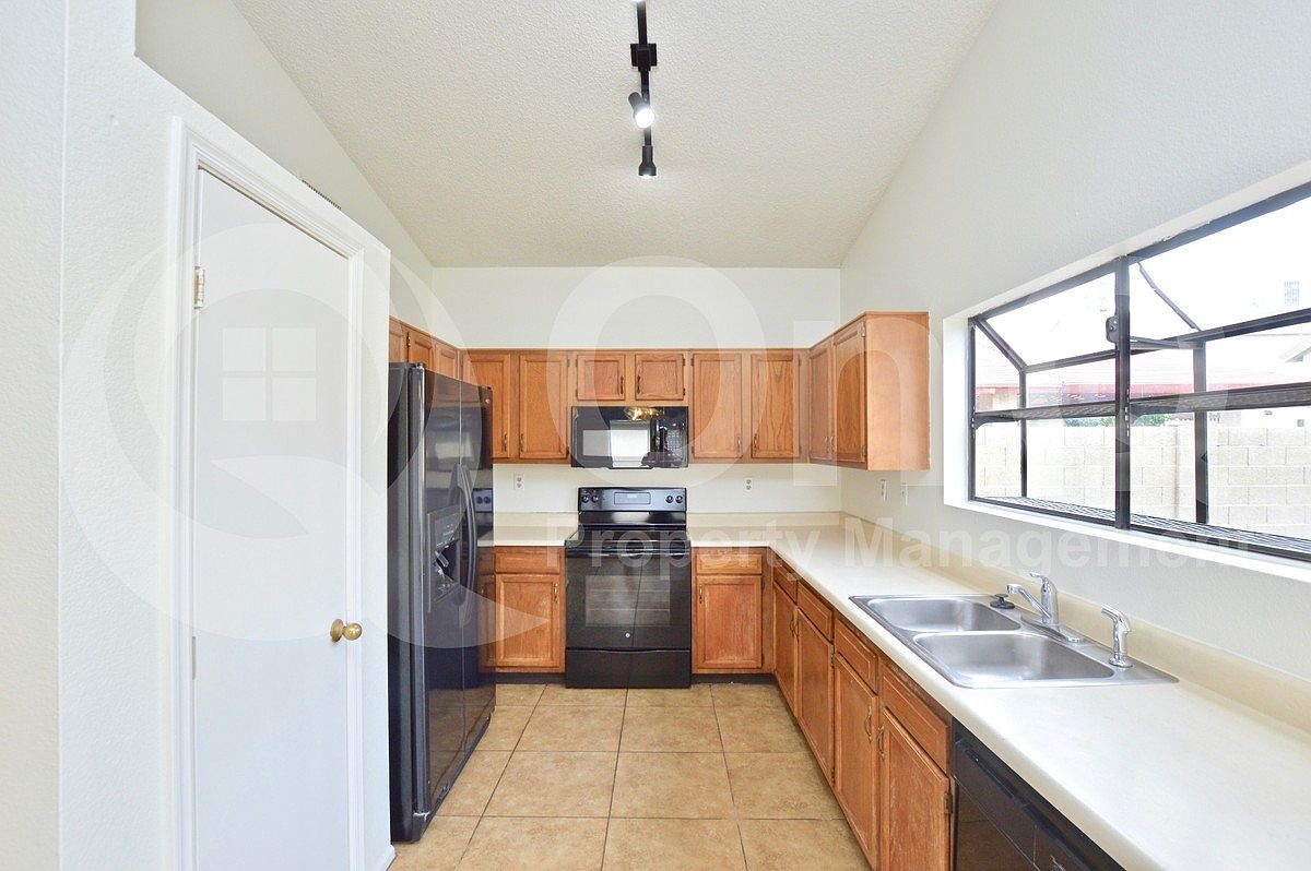 10026 W Roma Ave Phoenix, AZ 85037 photo 5