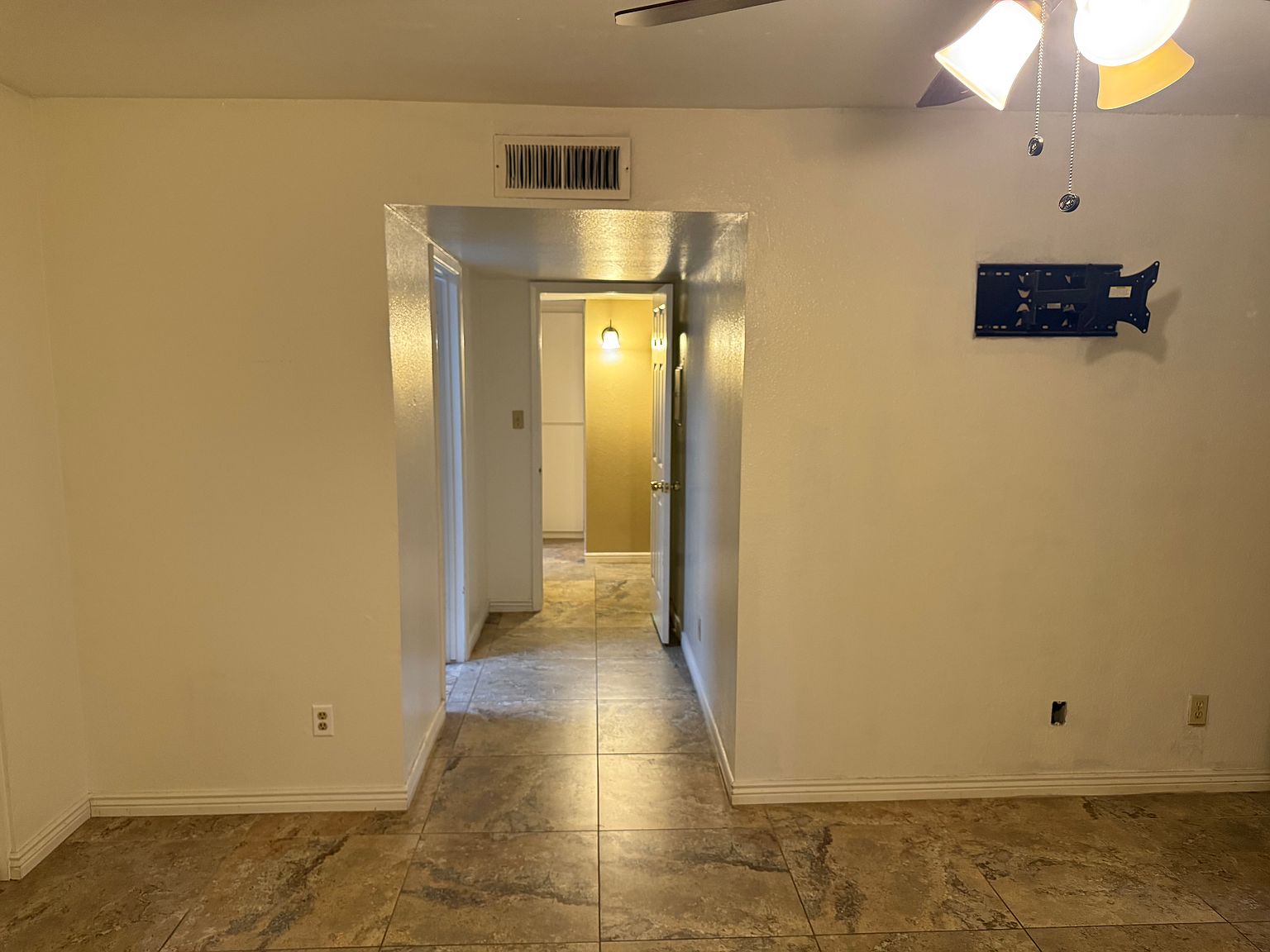 1865 E Kirkland Ln photo 2