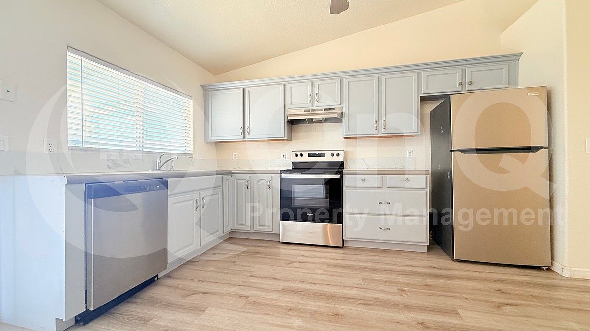 Offering Three Bedroom, 2 Bathroom SFH with Large Yard photo 4