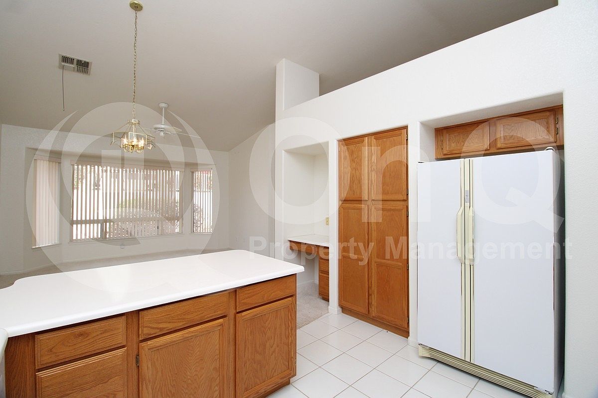 8950 E Yucca Blossom Dr Gold Canyon, AZ 85118 photo 4