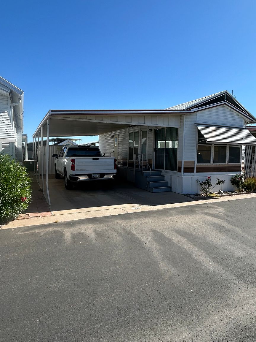 216 E Ocotillo Dr photo 2