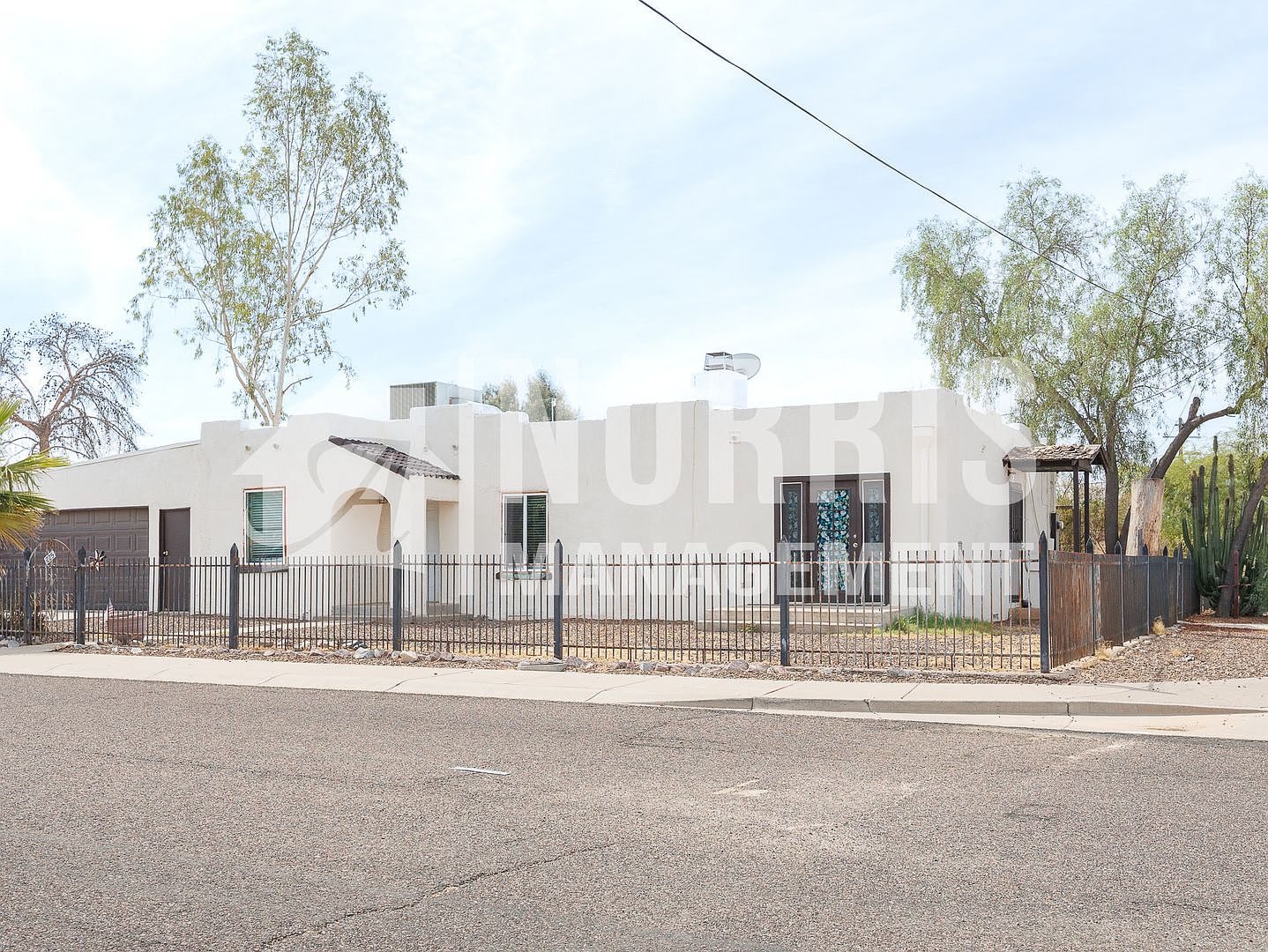 225 E Aguilar St photo 3