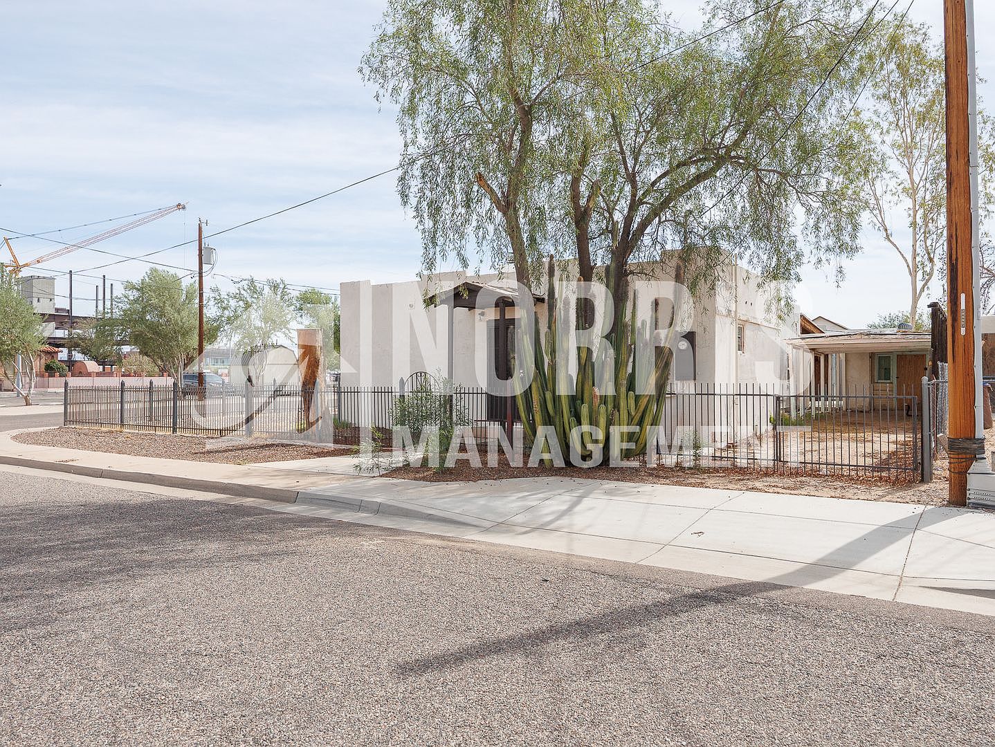 225 E Aguilar St photo 5