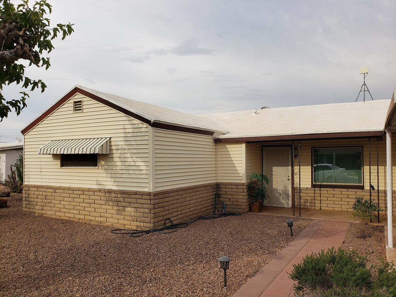 1263 N Mesquite Ln photo 2