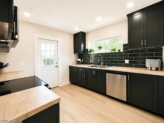 455 W Roosevelt Ave photo 2