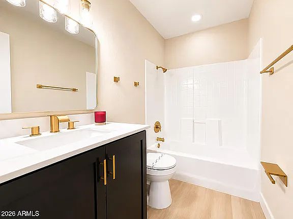 455 W Roosevelt Ave photo 4