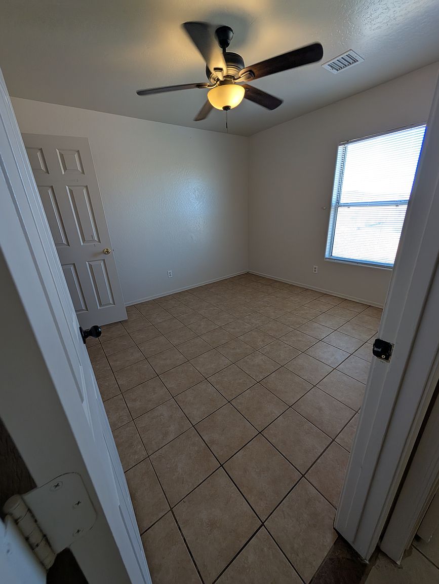 10138 W Durango Cir photo 4