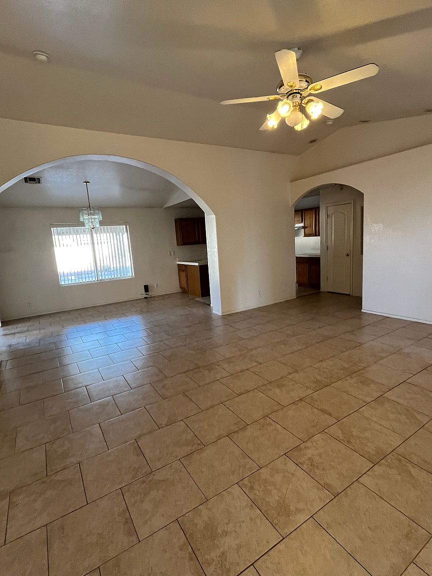 15261 S Cherry Hills Dr photo 3