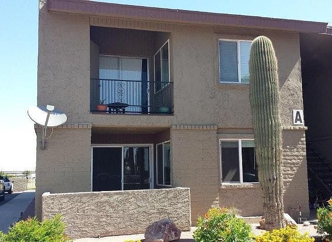 Lakeview Condominiums photo 2