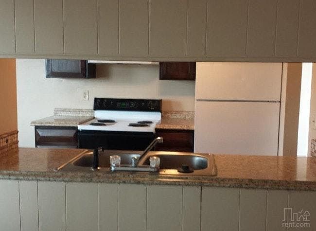 Lakeview Condominiums photo 5