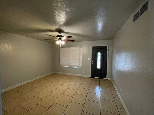 626 E Jahns Pl photo 3