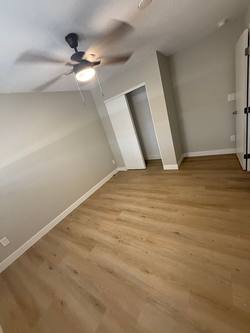 1213 E Cordova Ave photo 3