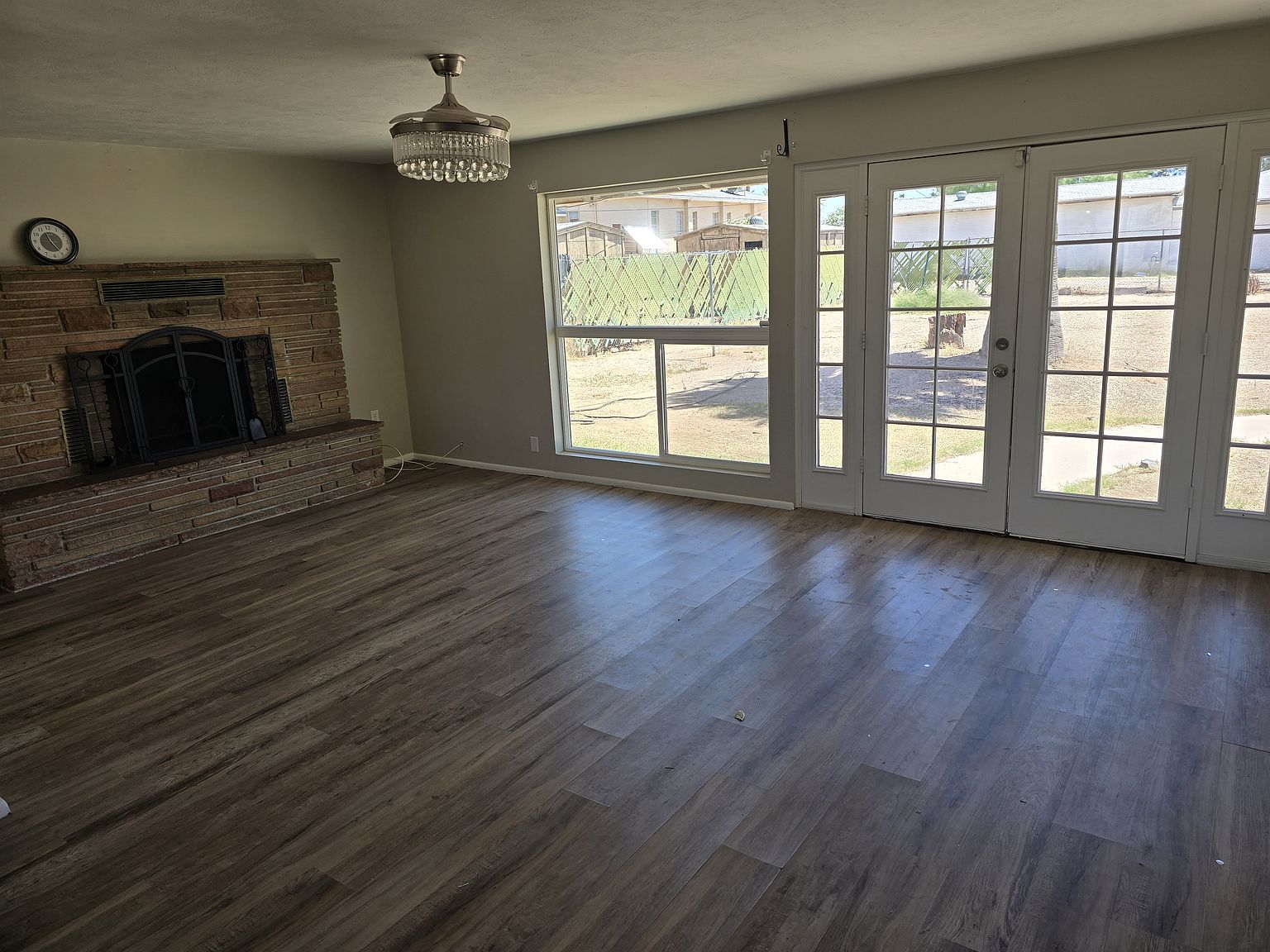 1320 N Park Ave photo 3