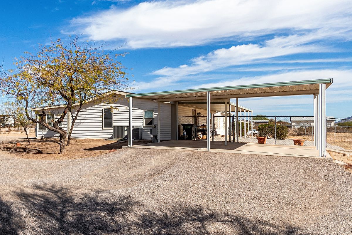 16697 W Hopi Dr photo 3