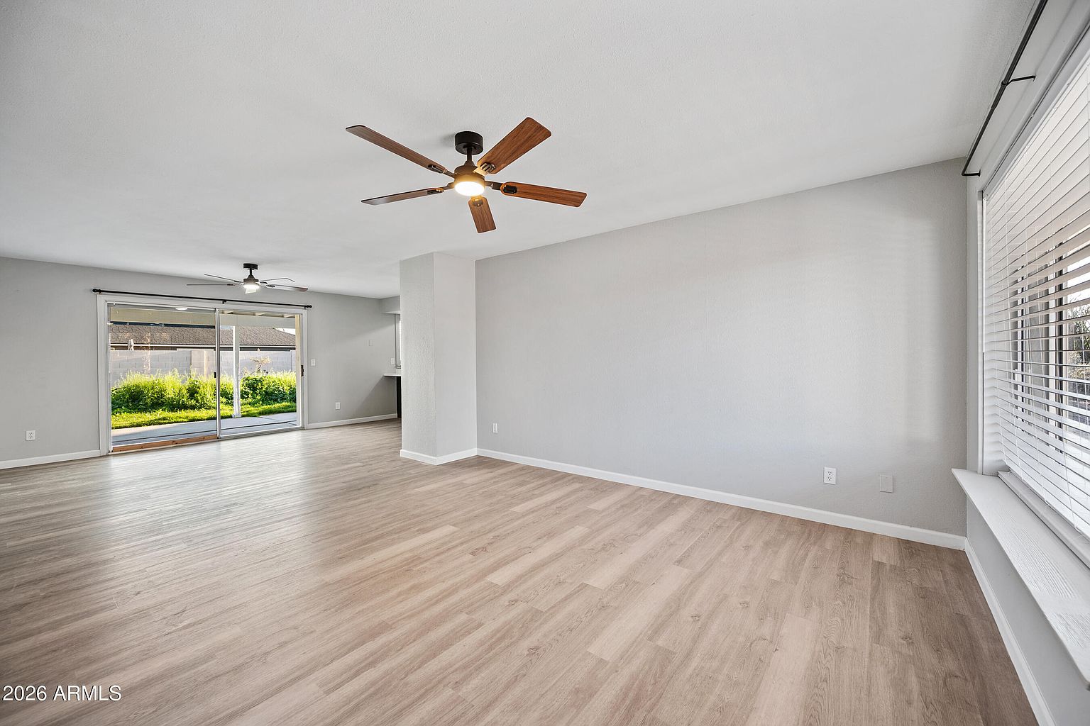 3409 E Campo Bello Dr photo 2
