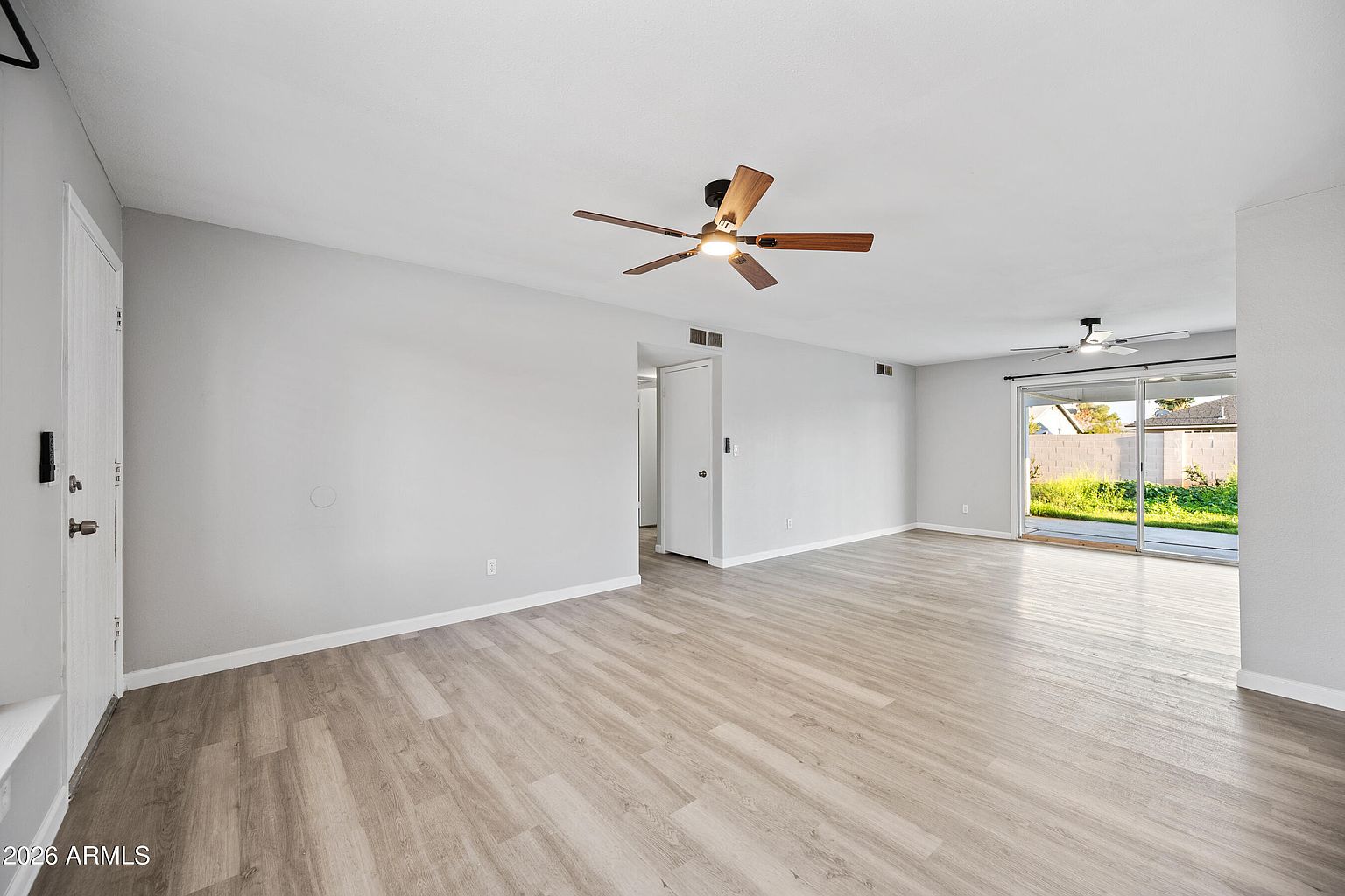 3409 E Campo Bello Dr photo 4