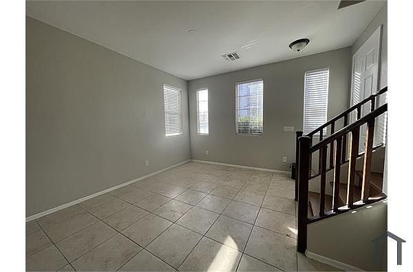 5438 W Jones Ave photo 3