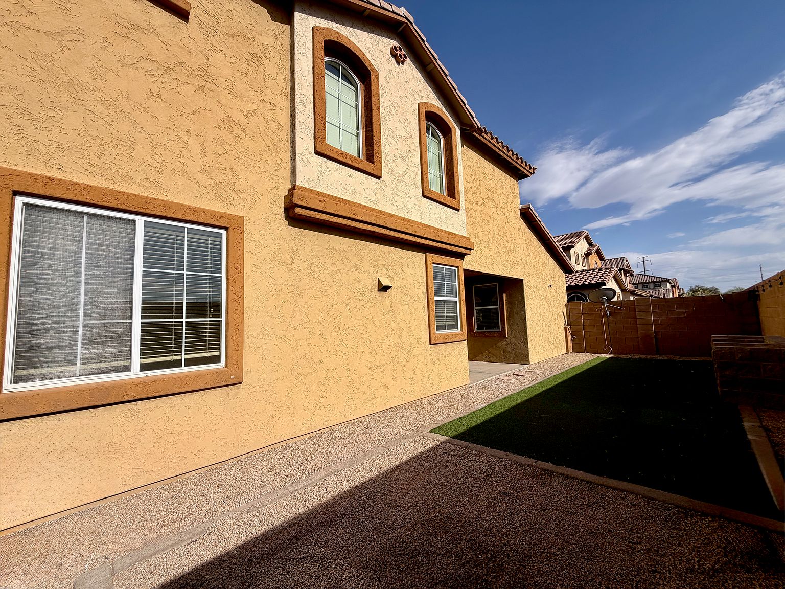 7164 S 48th Gln photo 2