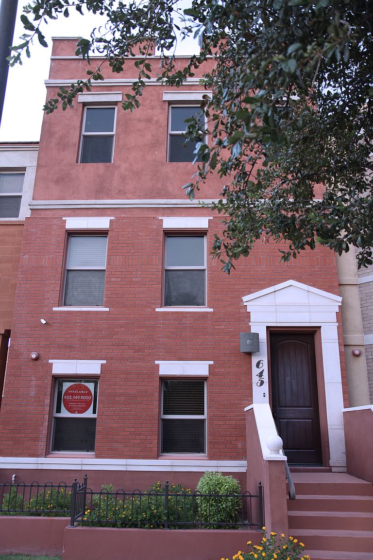 645 S Roosevelt St photo 3